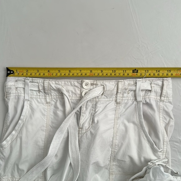 Abercrombie and Fitch Renee vintage Y2K white cropped cargo capri pants - Picture 13 of 13